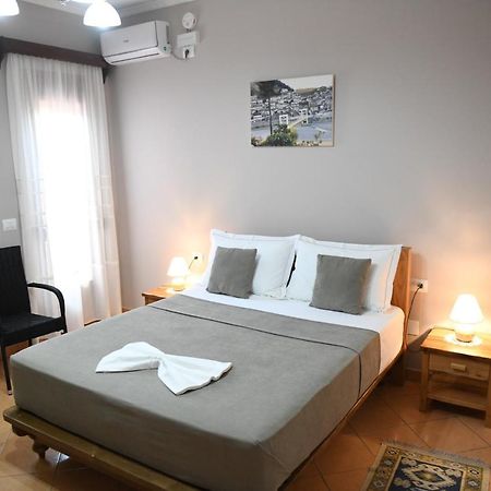 Guesthouse Leo Berat Eksteriør bilde